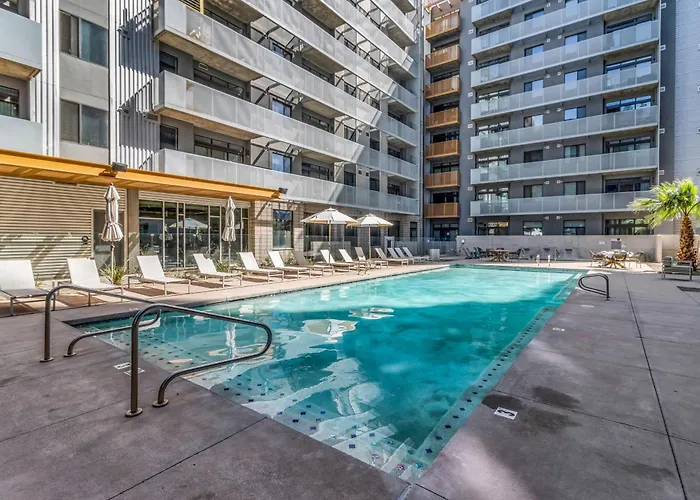 Apartment Centric 2br In Heart Of Dtphx Free Garage Parking