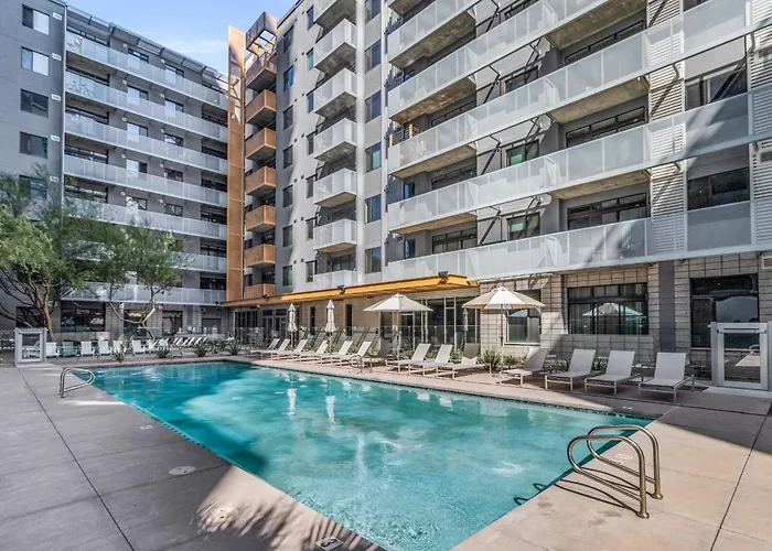 Centric 2br In Heart Of Dtphx Free Garage Parking Apartment Phoenix
