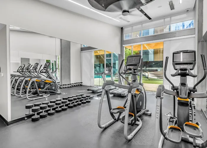 Apartment Centric 2br In Heart Of Dtphx Free Garage Parking Phoenix