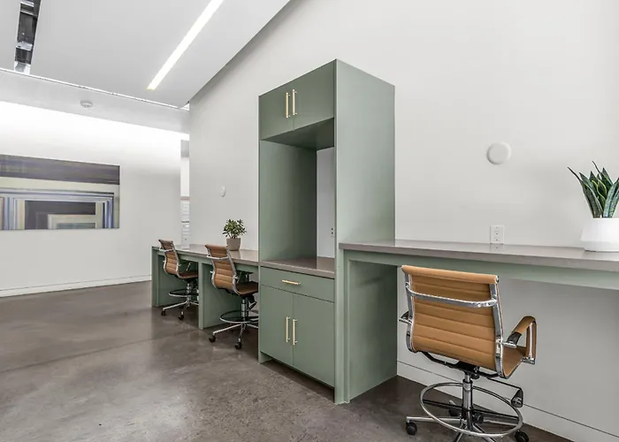 Centric 2br In Heart Of Dtphx Free Garage Parking * Phoenix