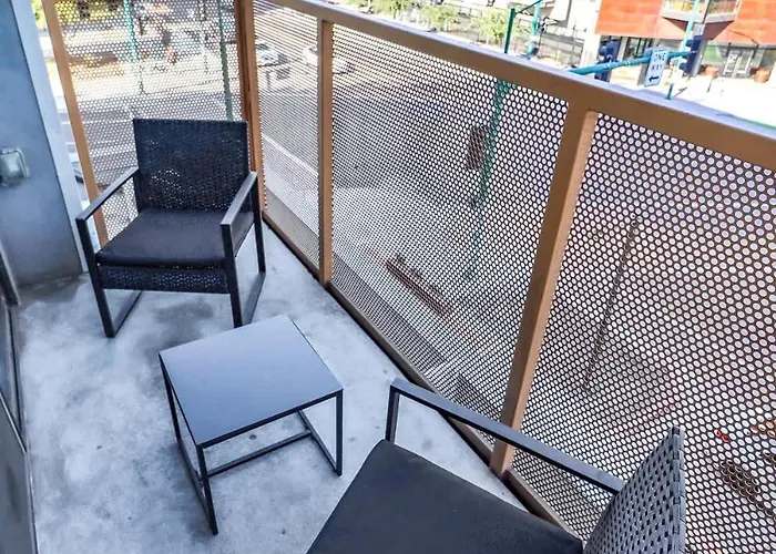 Centric 2br In Heart Of Dtphx Free Garage Parking * Phoenix
