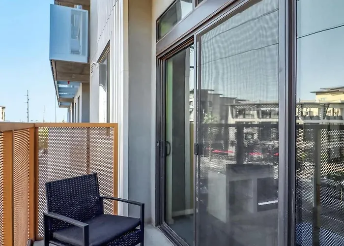 Centric 2br In Heart Of Dtphx Free Garage Parking Apartment