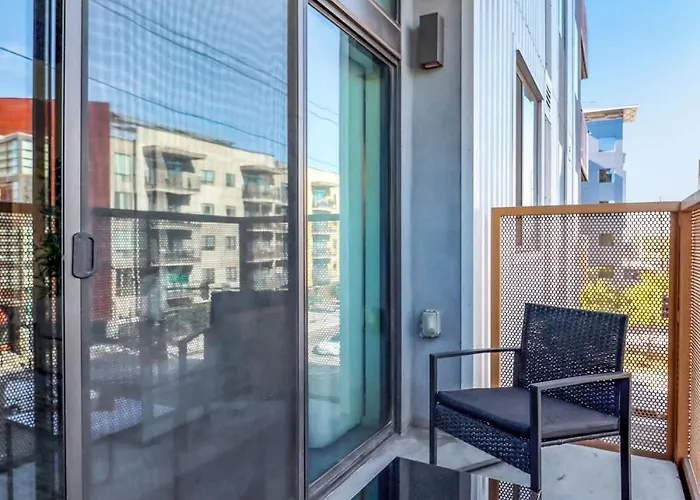 Centric 2br In Heart Of Dtphx Free Garage Parking Apartment Phoenix